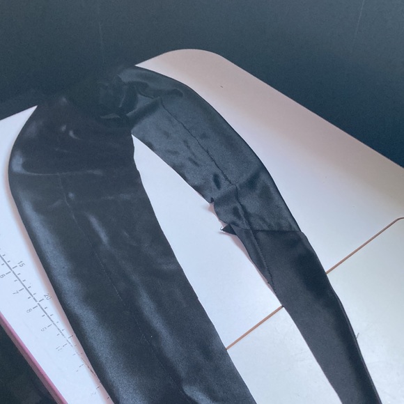 scrap fabric black satin feel with stretch - Picture 6 of 7